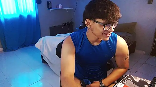 Mr_yisuzz's Live Chat Room