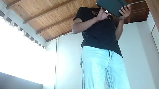 JohanyLatino webcam