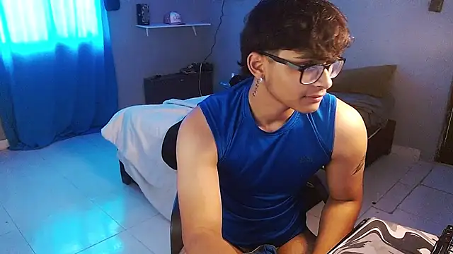 Mr_yisuzz webcam