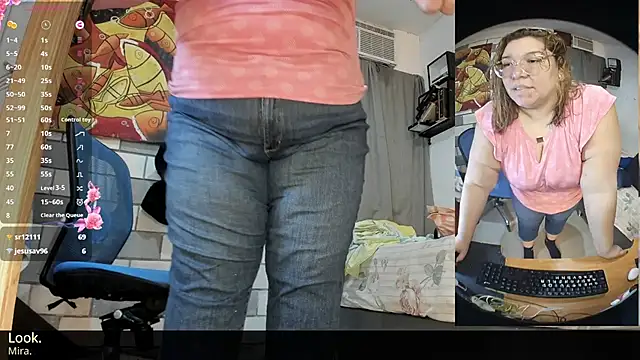 JohanaJuega webcam