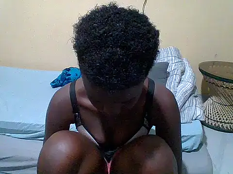 Pretty-Leaa webcam