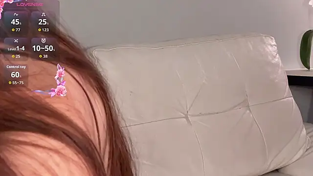 Celia_Peach webcam