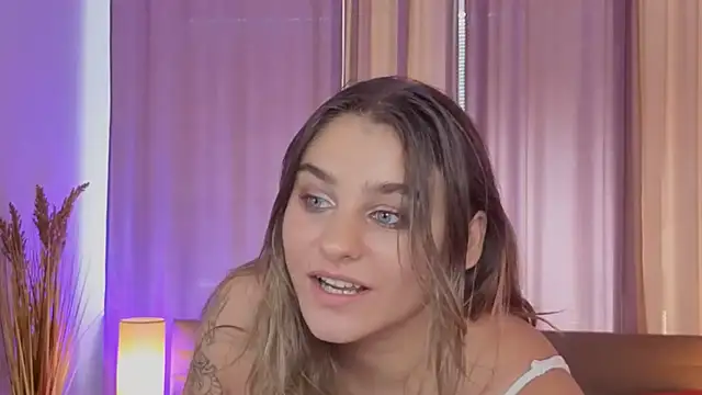 AvaBrookss webcam