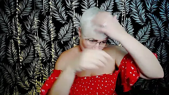 Olivia_playful webcam