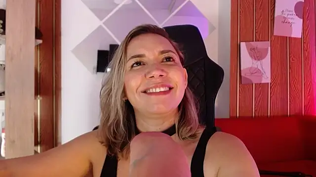 milfsecret69 webcam