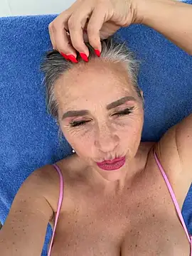 Alimela live cam on StripChat