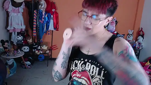 MissMiia2 live cam on StripChat