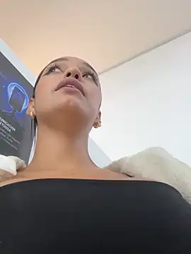Sara-77 Live Web Cam Show