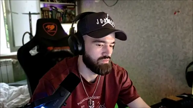 _Serious_Man webcam