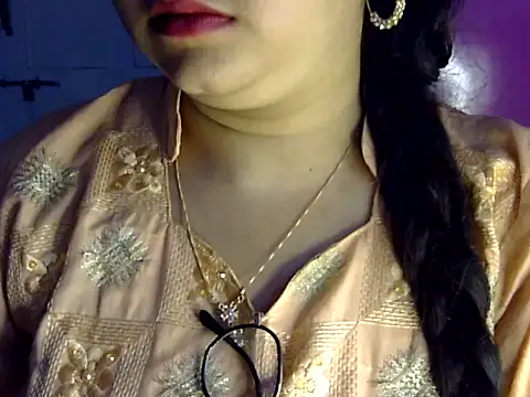 Cute_Aliyaa webcam