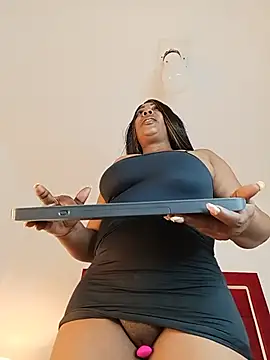 MadameEbony webcam
