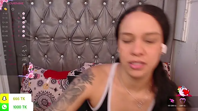 LAILAGUMMY webcam