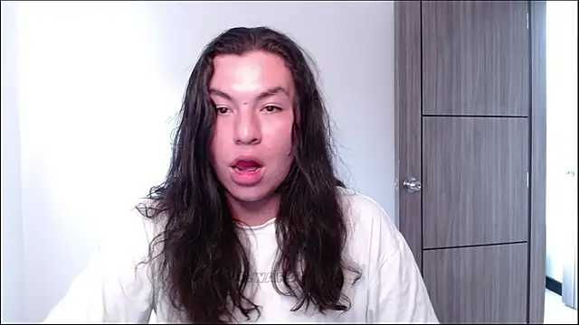 Yigolo__ webcam