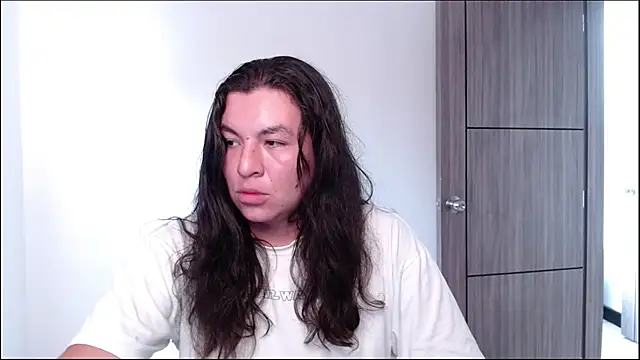 Yigolo__ webcam