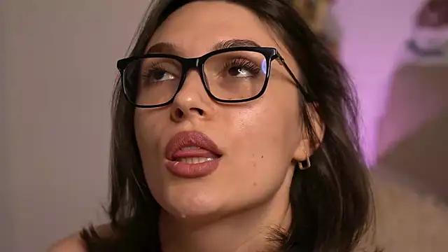Mona_Lisss webcam