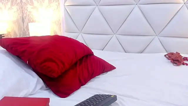 HollyOlson webcam