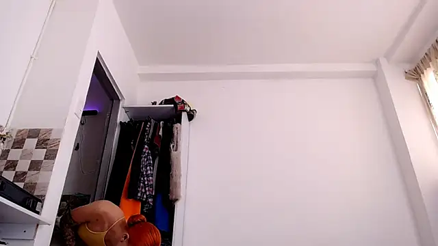 saara_johnson496 webcam