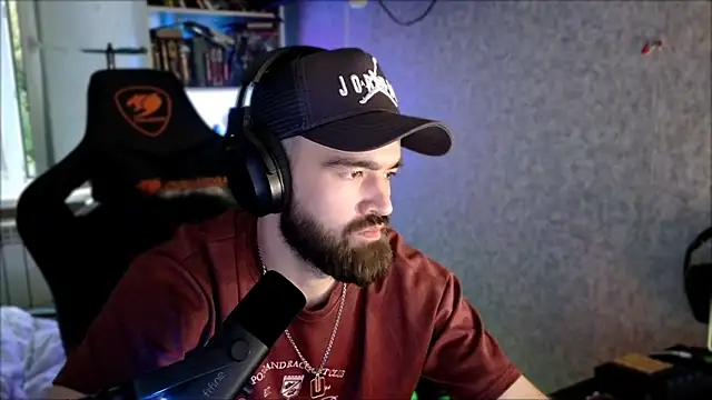 _Serious_Man webcam