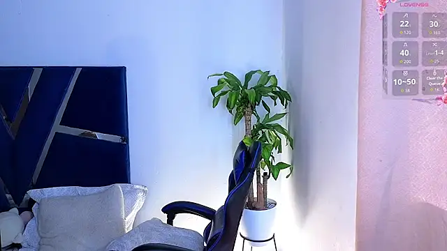 Hela_Collins webcam
