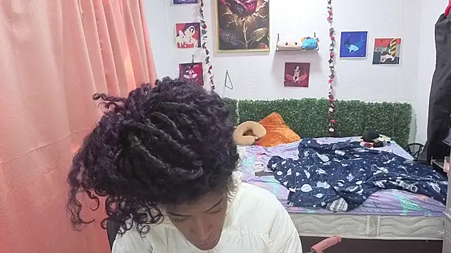 thianahorny webcam