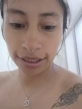 Pocahontas_Honey webcam