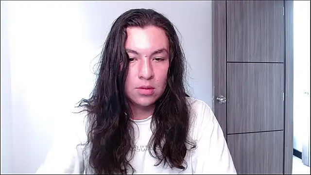Yigolo__ webcam