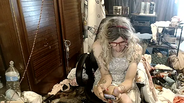 Ombeline1 live cam on StripChat
