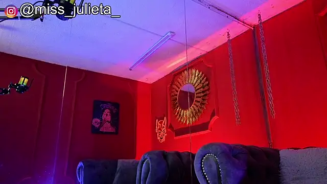 Julieta_Russell webcam