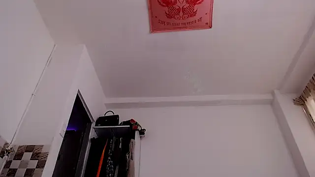 saara_johnson496 webcam