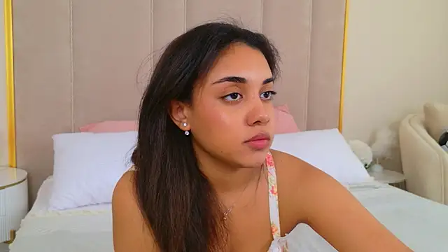 Luna_Cortier webcam