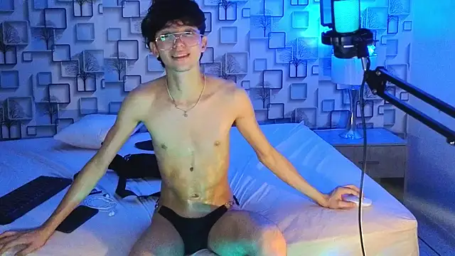 Twink_Sebas7 webcam