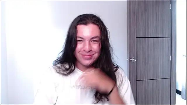 Yigolo__ webcam