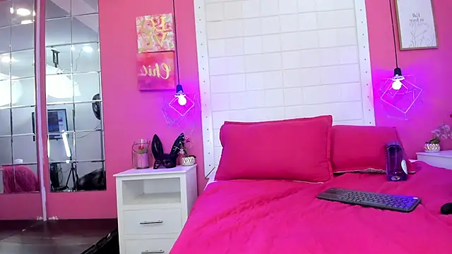naomi_taylor27 webcam