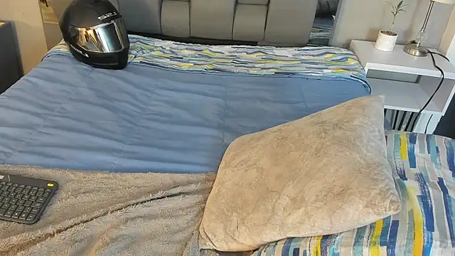 Charlie___Musk webcam