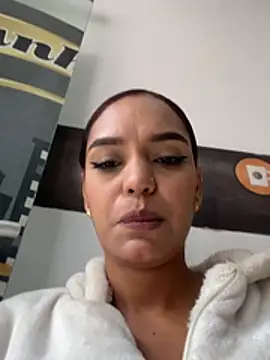 Sara-77 Live Web Cam Show