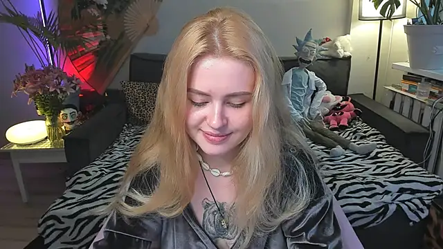 Alexa_Pirs webcam