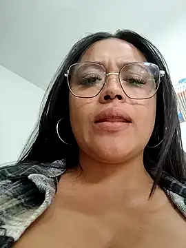 Mia_Risky-1 webcam