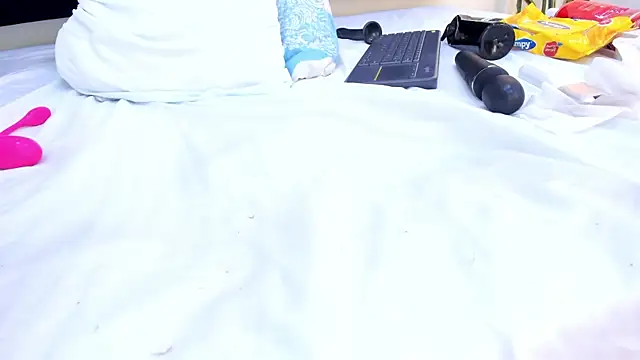 mayaevansmg webcam