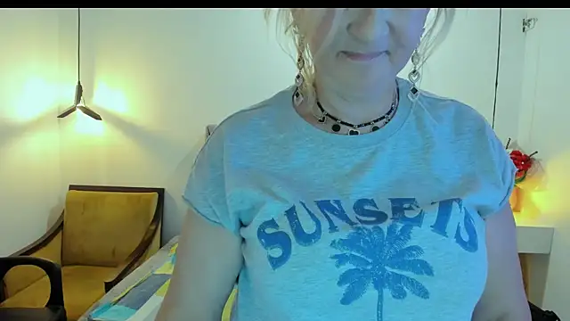 ScarletHoot_ webcam