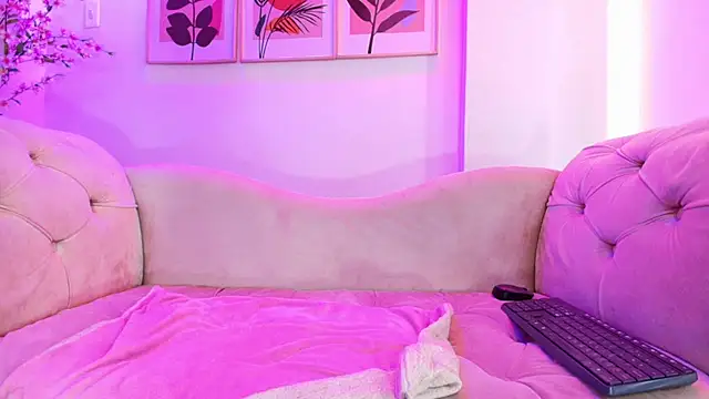Maddie_T18 webcam