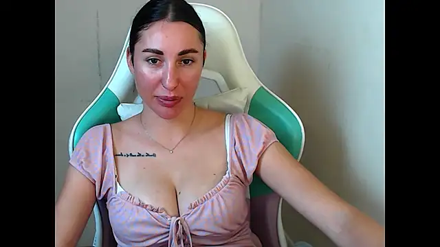 Cammil1a_horn webcam