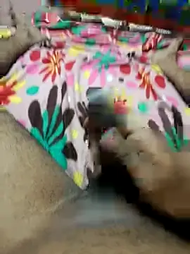 Desiboy_slaveForGirls webcam