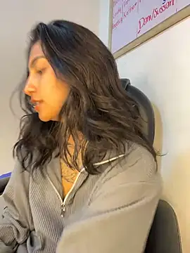 Velvet_Mysstic webcam