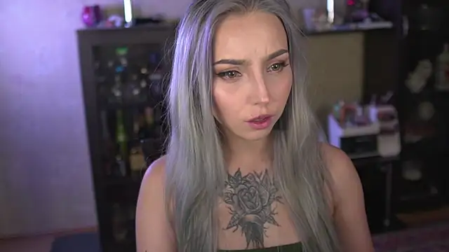 lis_silver live cam on StripChat