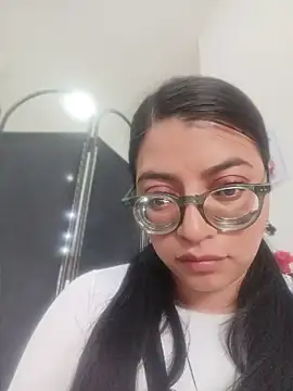 SOFI__10 live cam on StripChat