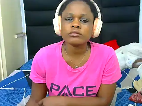 BlondieBitch webcam