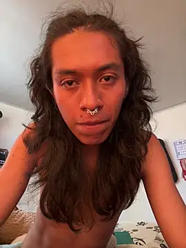 MadamLeRouge webcam