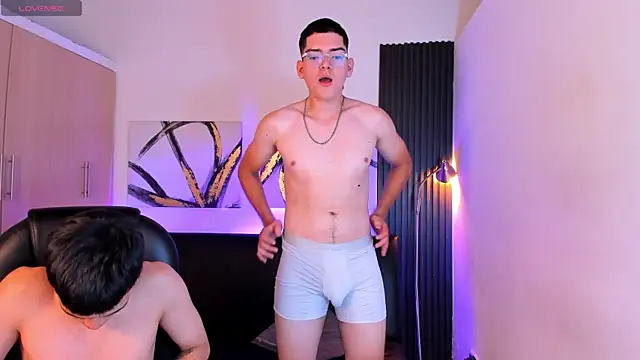 Bigest_boysW webcam