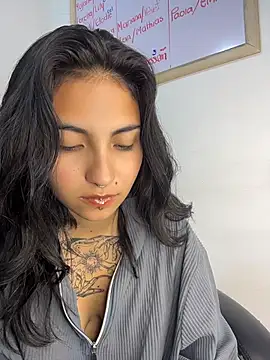 Velvet_Mysstic webcam