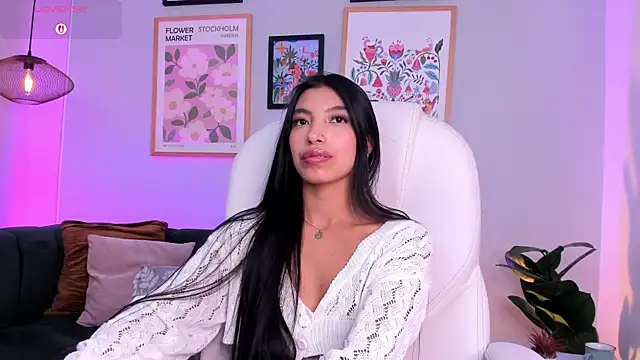 Tiffany_Low webcam